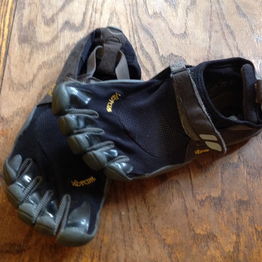 Vibram Fivefingers, barely worn